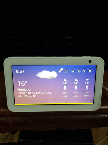 Bocina Amazon Echo Show Generación 1 Con Entrada Auxiliar Blanco (Usado)