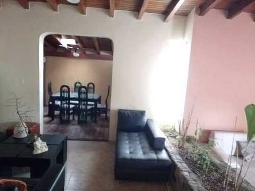 Imagen 7 de 10 de Katherine Castillo Vende Casa Urb El Parral Cod 9598