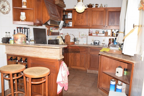 Casa En Country, 4 Dormitorios *- Ref: 3926
