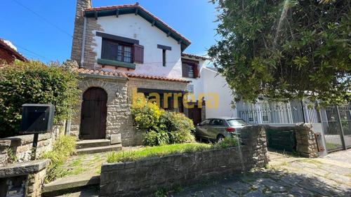 Chalet De Estilo Marplatense - Playa Grande