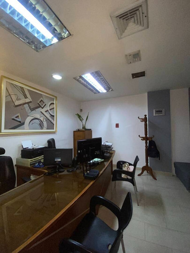269801 Am* Venta De Local En Naguanagua Planta Baja En Hospital Metropolitano Del Nort