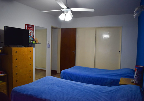 Venta Casa 4 Amb. C/pileta Hurlingham/ Bajo Valor