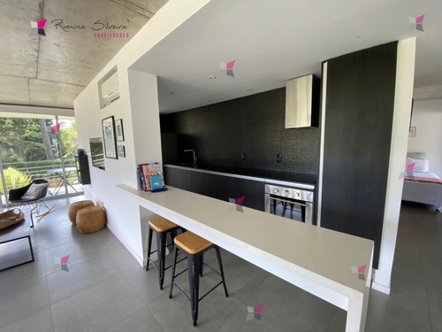 Apartamento En Alquiler - Punta Del Este- Ref: 9806