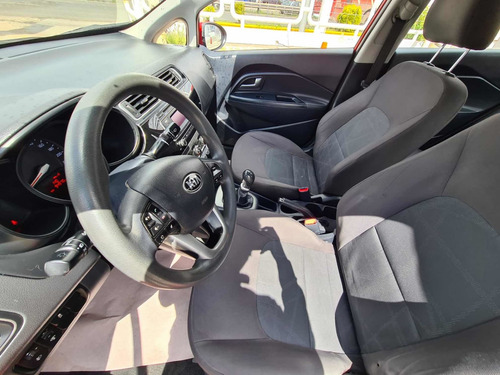 Imagen 9 de 14 de Kia Rio 1.6 Lx Sedan Mt 2017