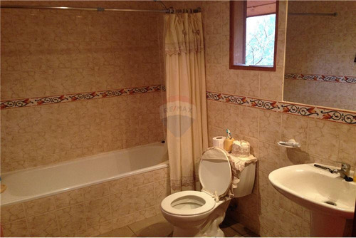 Imagen 20 de 30 de Remax Vende Casa Y Galpón Muy Céntrico En Pucón.