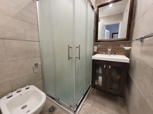 Venta Semipiso De 3 Ambientes Con Balcón Aterrazado. Zona Centro