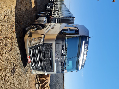 Imagem 2 de 3 de Fh Volvo 540 6x4 Ano 2017