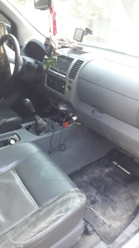 Nissan Frontier 2010 2.5 Le Cab Doble 4x4 Tap. Cuero