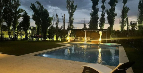 Imagen 2 de 17 de Exquisita Casa 6 Ambientes En Barrio Boutique De Ezeiza