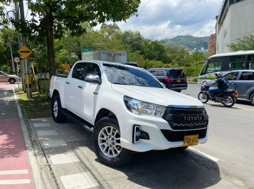 Imagen 3 de 11 de Toyota Hilux 2.4l 4x4