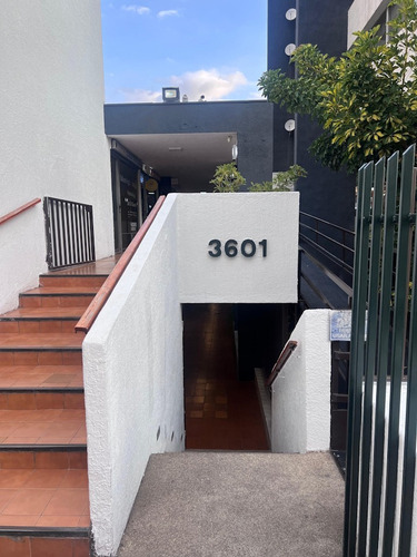 Local Comercial En Plaza Ñuñoa - 61 M2 -