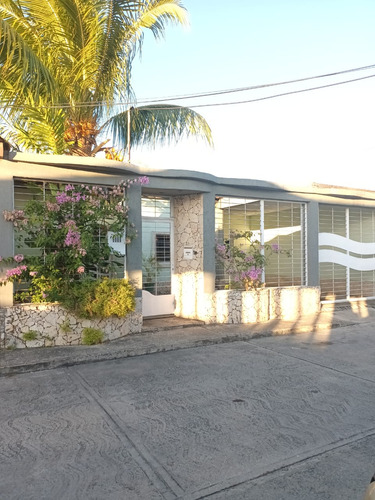 Casa En Venta En La Urb.  Fontana, La Morita, Aragua