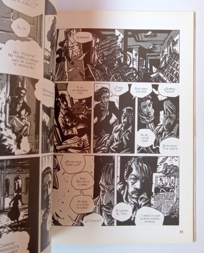 Los Dueños De La Tierra, De David Viñas. Editorial De La Flor, Tapa Blanda En Español, 2010