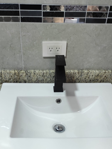 Imagen 14 de 27 de Valle De Los Chillos, A 5 Minutos Del Colibrí, Urb. Banco De Fomento, Preciosa Casa Por Estrenar, Totalmente Independiente Full Acabados, Cerca Al Supermaxi, Gestionamos Tu Crédito.