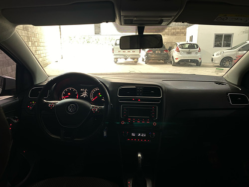 Volkswagen Polo 1.6 Comfortline Tiptronic