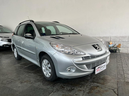 Imagem 2 de 15 de Peugeot 207 Sw Xr Sport 1.4 Flex Manual
