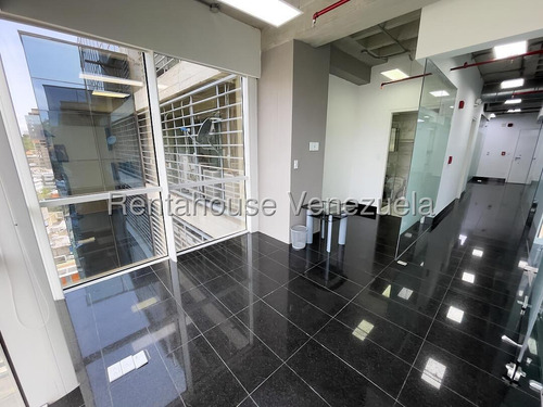 Oficina En Torre Exclusivas En Las Mercedes, Jm-rc 26-396