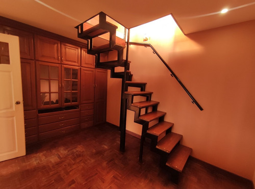Imagen 10 de 11 de 247.000 $us Amplia Casa Multifamiliar Sobre Av Circunvalacio