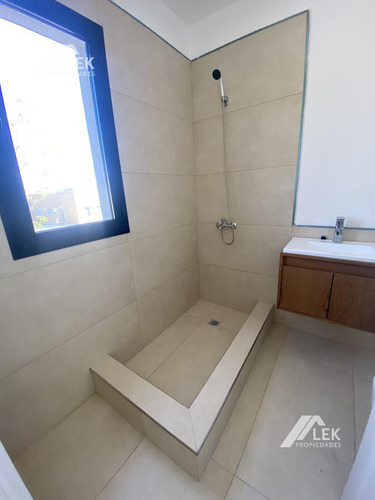 Impecable Casa Con Pileta En San Matias! Acepta Permuta Menor Valor... Mono O 2 Amb Caba