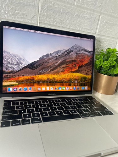 Macbook Pro 2017 13 Touch Bar Core I7 8gb Ram 256gb Ssd Plateado (Reacondicionado)