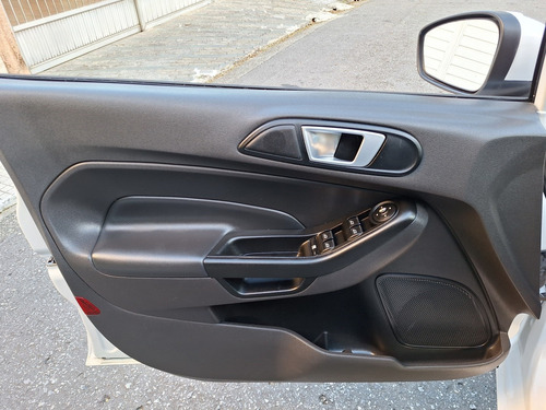 Ford Fiesta 1.6 TITANIUM HATCH 16V FLEX 4P AUTOMÁTICO