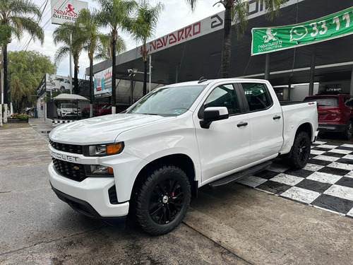 Chevrolet Silverado Custom 4x4