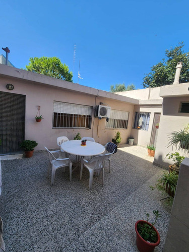Venta. Lote De 8,66x26. Casa Multifamiliar (ideal Para 2 Familias). Villa Madero