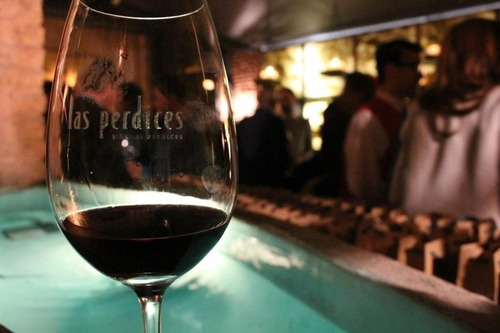 Imagen 3 de 9 de Vino Las Perdices Bag In Box Chardonnay 3 Litros Caja X4 Uni