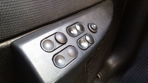 Corsa Hatch 1.0 Mpfi