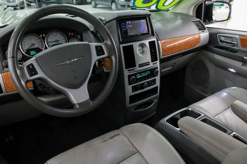 Chrysler Town & Country 2008 - 7 Lugares - 3.8 V6 Automática