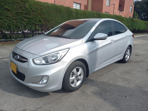 Hyundai Accent I25 premium 1.6 MT