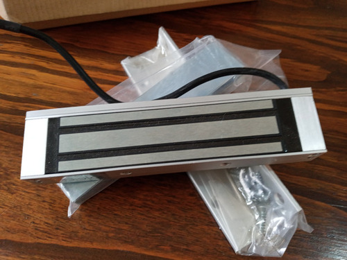 Cerradura Electromagnética 280kg P/ Control De Accesos 12vcc