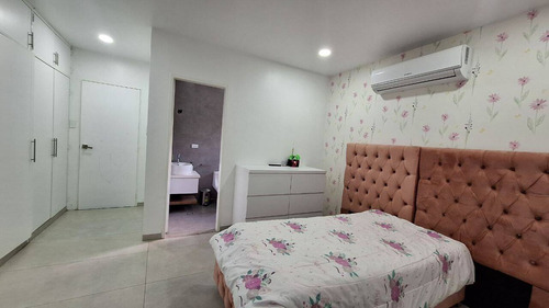 Casa Impecable En Venta En El Trigal Sur Calle Cerrada, Dj