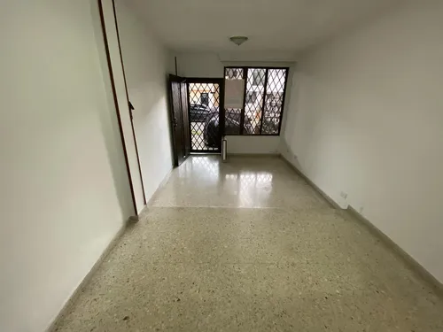 Alquiler De Apartaestudio En El Barrio Capri
