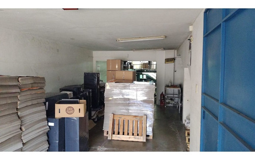 Imagen 2 de 17 de Venta Galpon Con Oficina En B° Alto Alberdi