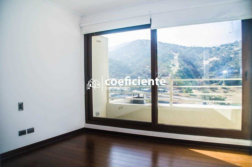 Amplia Casa De 3 Pisos Con Espectacular Vista