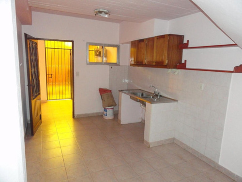 Dos Duplex Sobre Calle Gomez Portinho