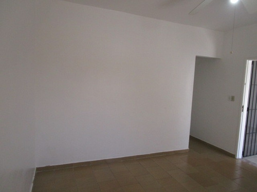 Excelente Casa, Isolada, Com Edícula, Espaço Para Piscina. Há 300 Metros Da Praia!