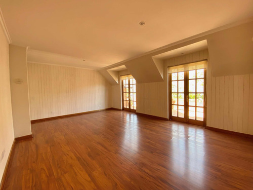 Impecable Casa En Santuario Del Valle
