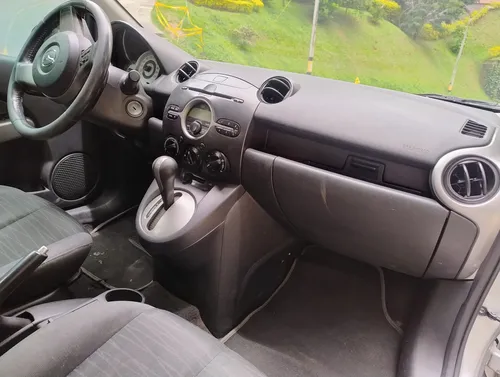 Mazda 2 1.5 Automático 2010