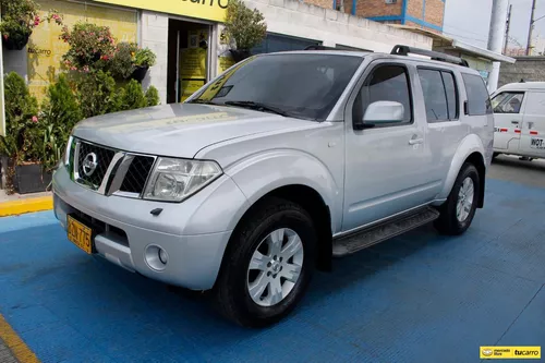 Nissan Pathfinder Le