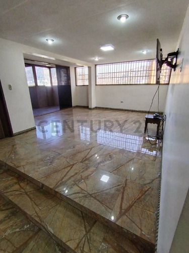 Hermoso Ph En Venta - Urb. El Paraíso