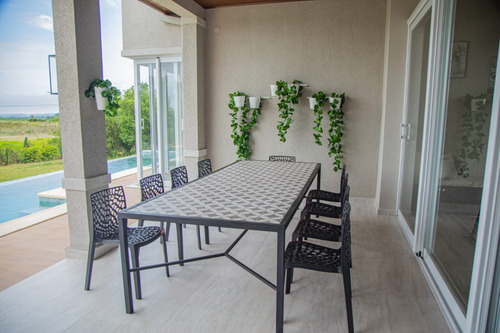 Vendo Casa Amoblada Con Piscina En El Barrio Cerrado Aguavista: 4 Habitaciones Y 5 Baños