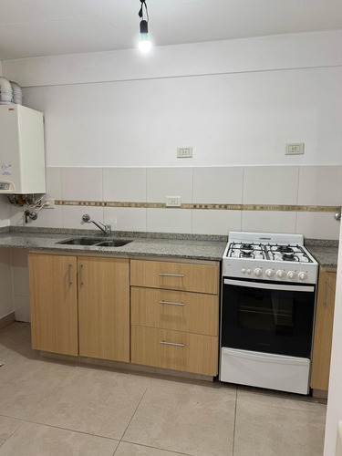 Departamento En Alquiler En Banfield, Lomas De Zamora, G.b.a. Zona Sur