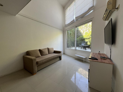Loft De Dos Ambientes A Metros De Belgrano R Con Cochera.