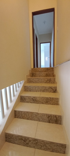 Casa 150m, 2 Quartos, 2 Banheiros, Cozinha, Lavanderia, Sala, Varanda, Terraço, 5+ Vagas
