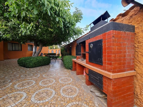 Casa Remodelada Con Quincho En La Mejor Ubicacion