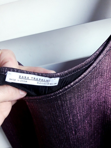 Remera Marca Zara Talle M