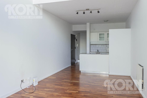 Imagen 8 de 22 de Venta Duplex 2 Ambientes Al Frente, Con Toilette Y Balcón Apto Profesional En Belgrano