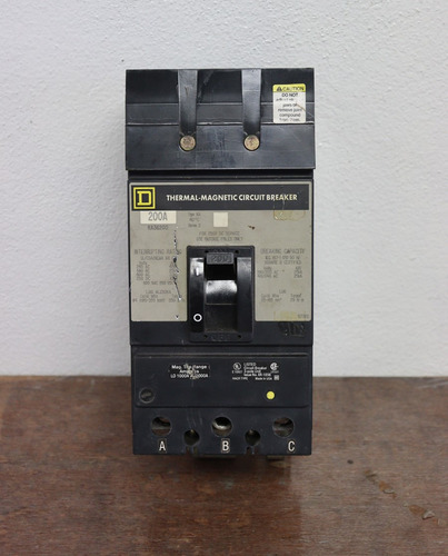 Breaker Square D Ka36200 200 Amp (Usado)
